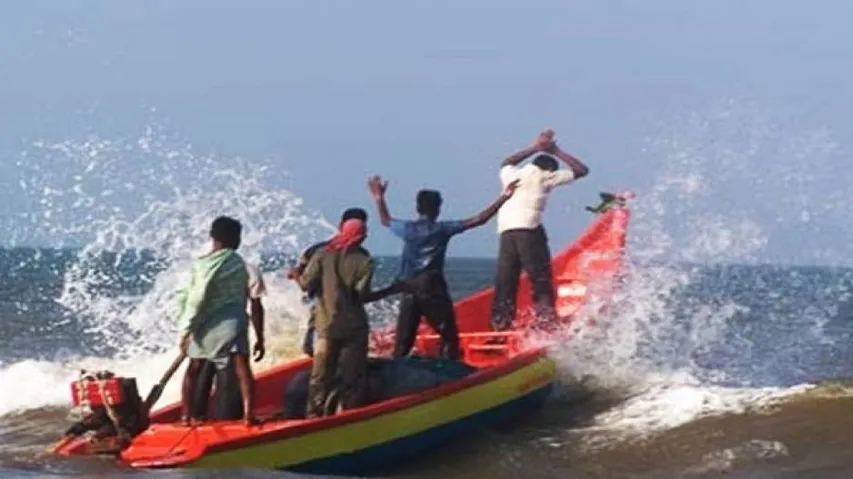 Eight Tamil Nadu fishermen held by Sri Lankan Navy