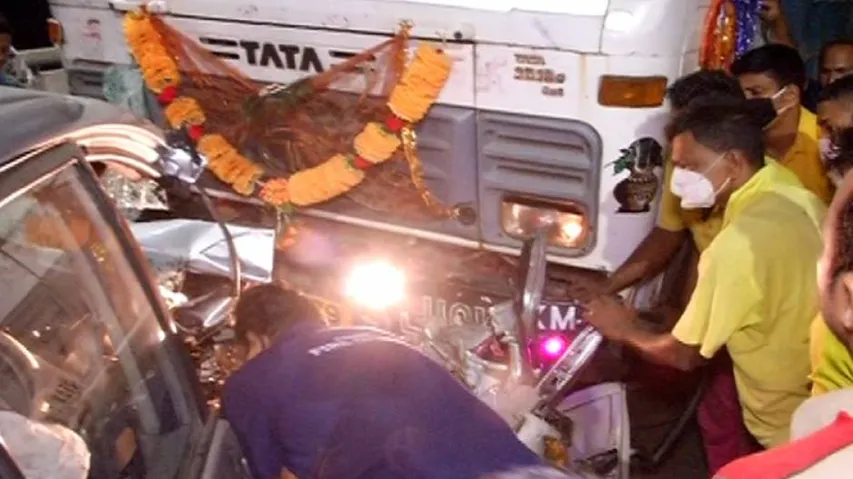 Driver Injured As SUV Collides With Truck On Cuttack-Trisulia Bridge
