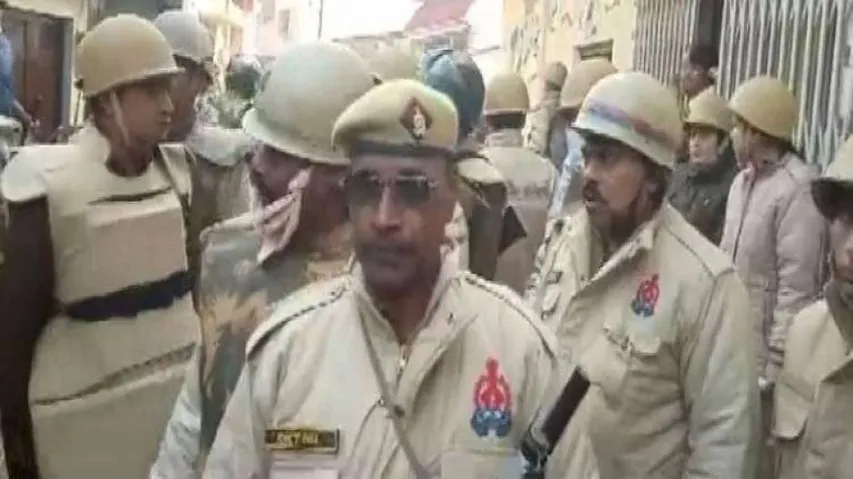 Anti-CAA Stir: Clashes Erupt In UP's Rampur; Several People, Policemen, Injured
