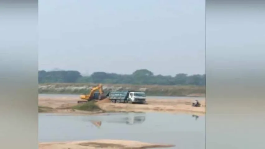RI manhandled, threatened by sand mafia in Jharsuguda