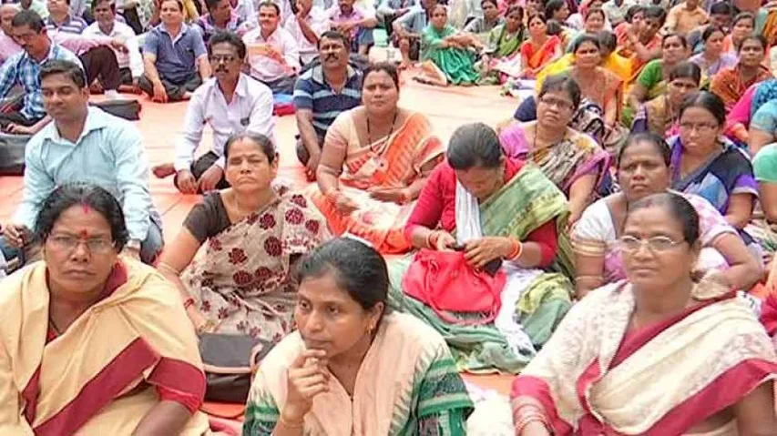 Agitating Odisha teachers to lock up schools, colleges from Sept 6