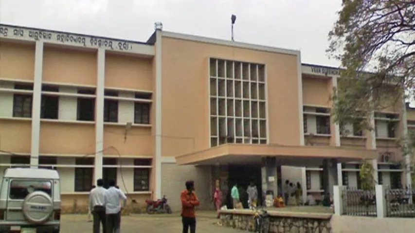 VIMSAR director exposes another doctor engaged in private practice