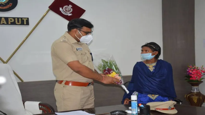 Odisha: Top Woman Naxal Area Commander Surrenders