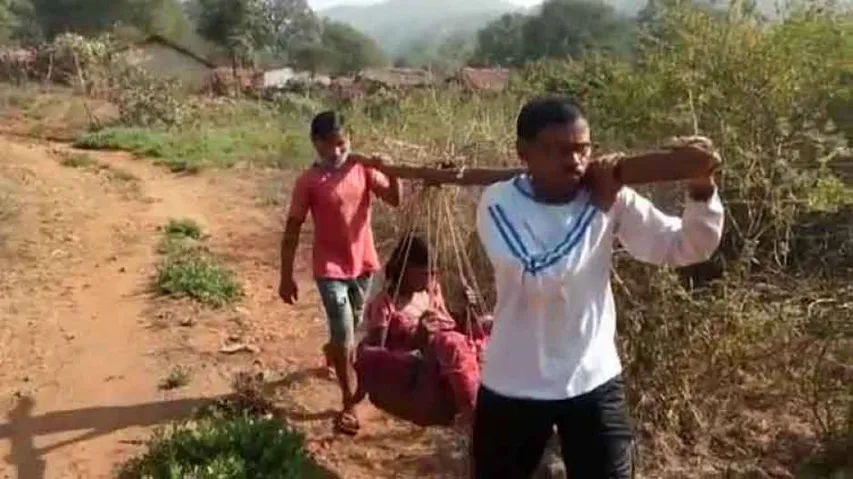 Deja Vu Moment! Pregnant Woman again Carried on a Sling in Odisha