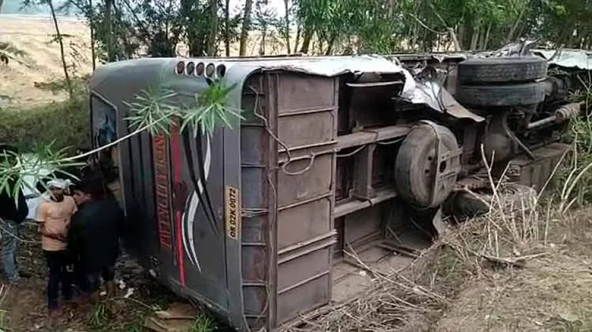 2 killed, over 70 persons injured in separate road mishaps