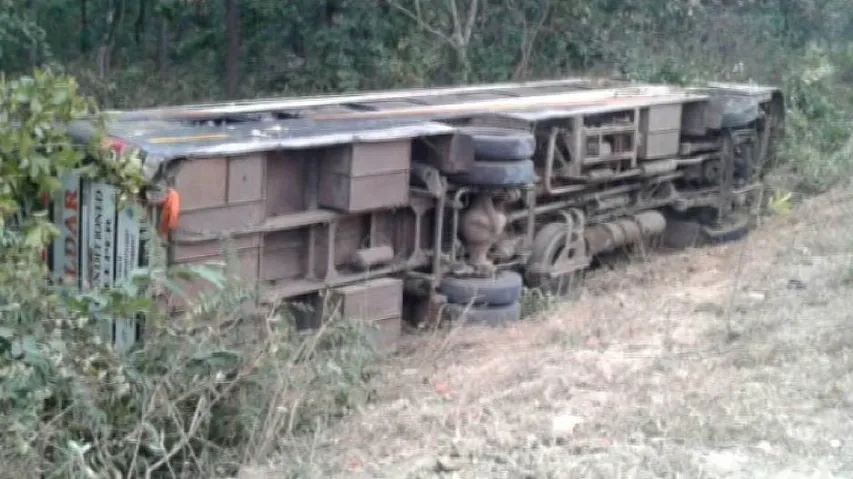14 injured as bus turns turtle after hitting tree in Keonjhar