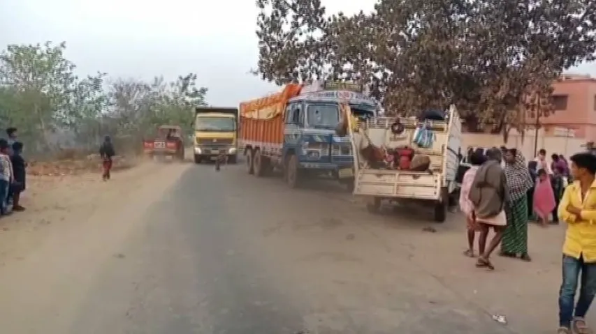 Two of wedding band party die in road mishap in Kalahandi