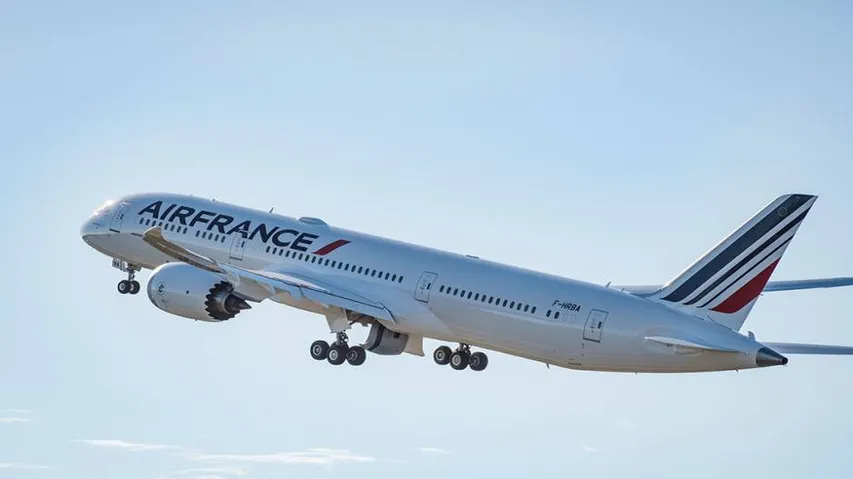 Air France plane forced to land in Canada after engine blowout