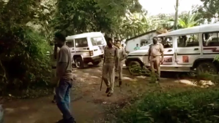 Armed Dacoits Hold Family Hostage; Loot Gold Ornaments, Cash