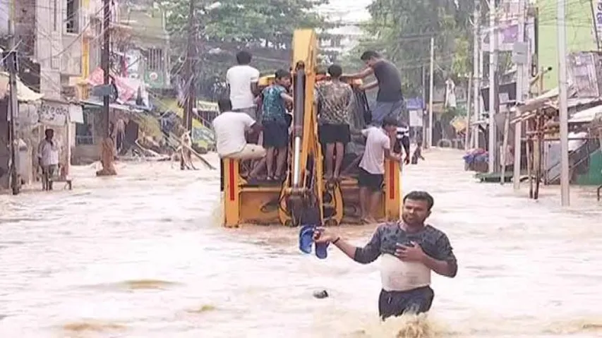 Cyclone Titli aftermath: Flood situation improving in Odisha, says SRC