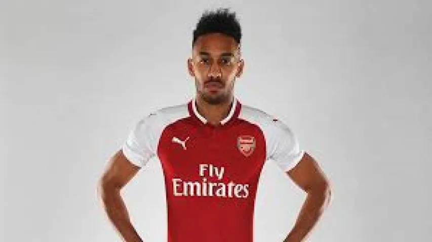 Arsenal sign Dortmund striker Aubameyang