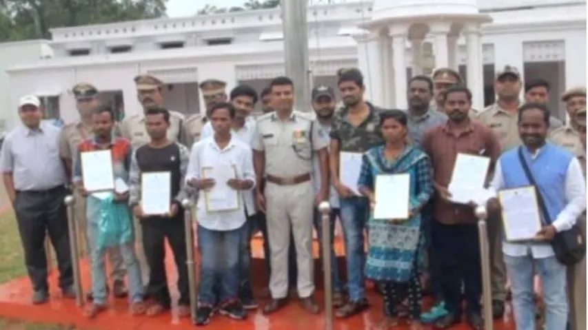 11 Good Samaritans rewarded for helping road mishap victims