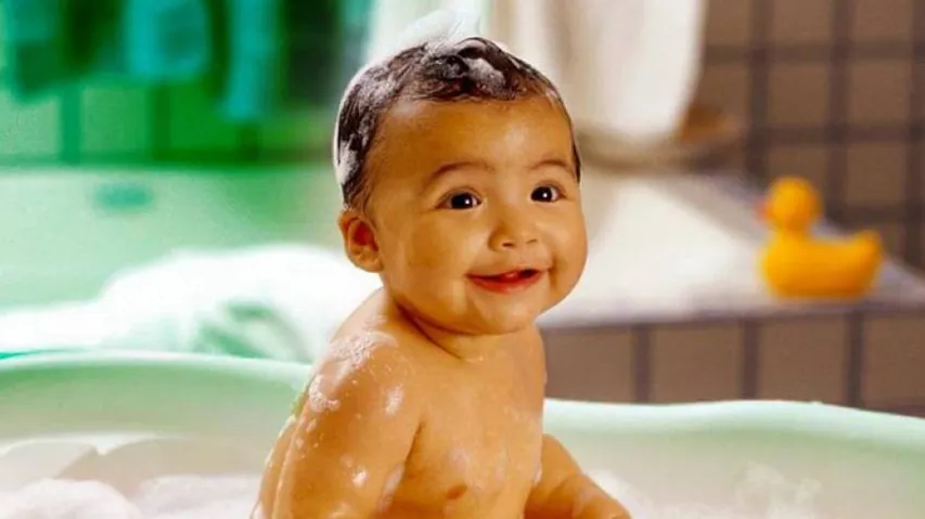 Summer guide to healthy hair & scalp for your baby