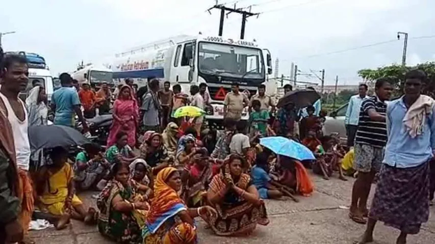 Locals block Paradip oil terminal road