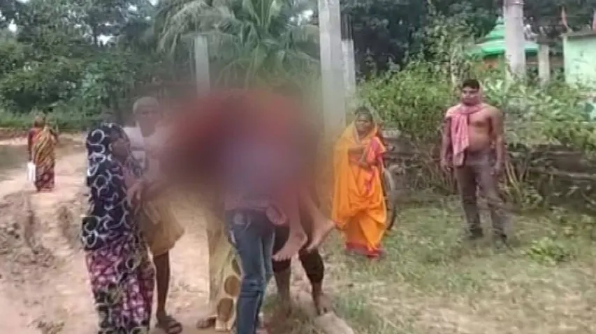 Ganjam: Son Carries Mother’s Dead Body On Shoulders For 2 Km