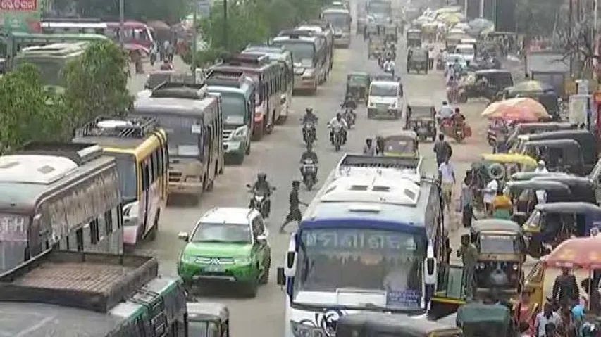 COVID-19 Latest Update: Buses, Uber & Ola back on roads, 14-day quarantine mandatory for Odisha returnees