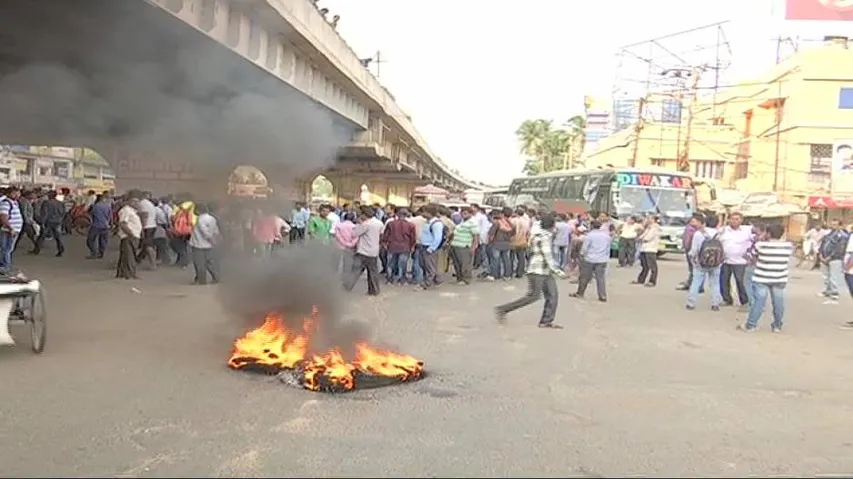 Fuel price hike: Odisha Congress observes 6-hr ‘Chaka jam’