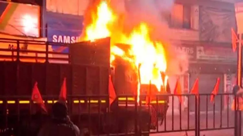 Road mishap: Mob sets two trucks on fire in Bolangir