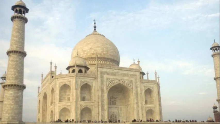 SC concerned over Taj turning brownish
