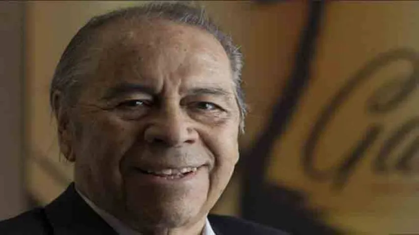 Legendary bolero singer Lucho Gatica dies at 90
