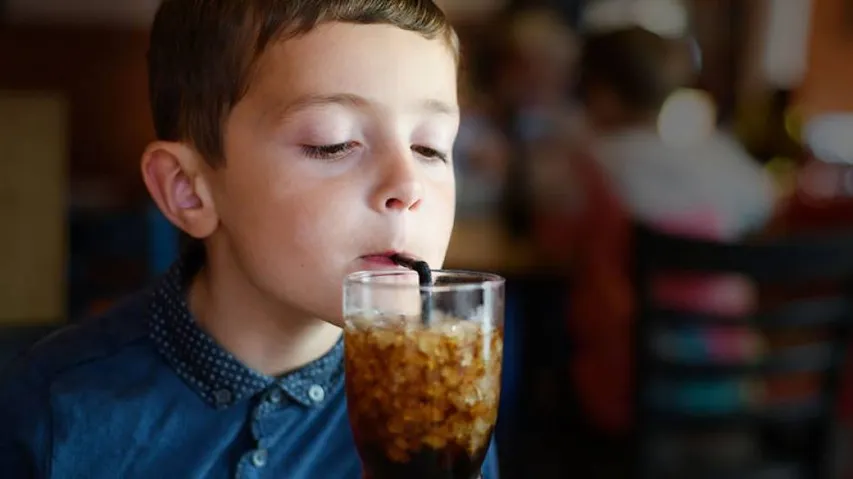 Diet soda doesn't help kids cut calories: Study
