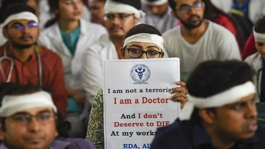 AIIMS, Safdarjung doctors issue 48-hour ultimatum to Mamata to meet demands of protesting colleagues