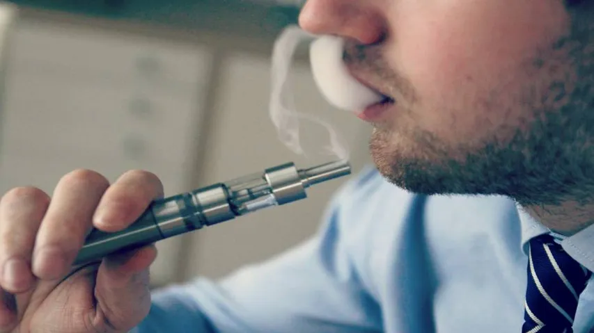 E-cigarettes linked to depression, poor heart