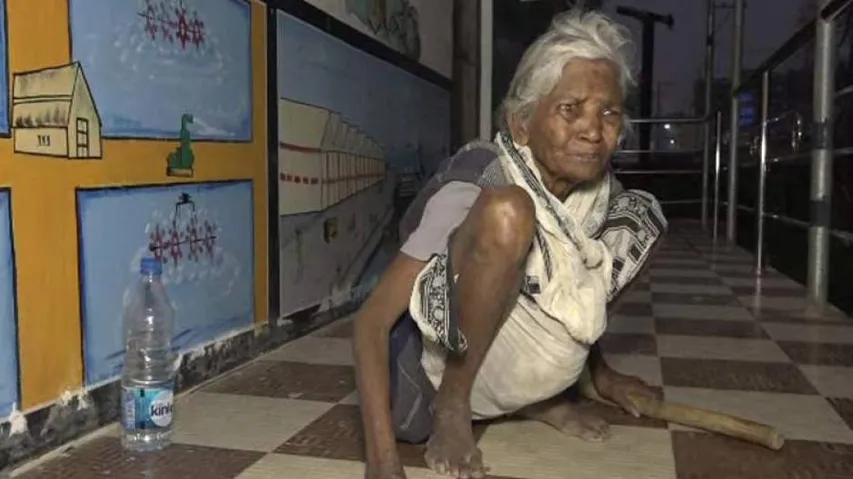 Frail & Elderly Woman Abandoned On Streets By Son, Daughter-In-Law
