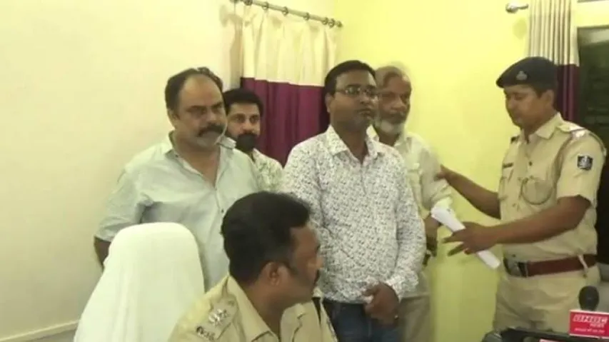 Fake Journalists held for extortion in Bargarh