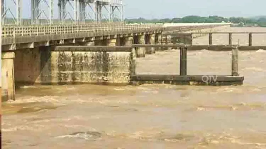 Release of floodwaters from Hirakud swells up Mahanadi