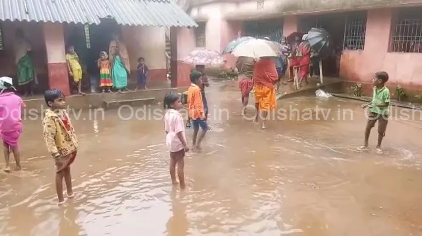 Flood-hit districts slowly return to normalcy as water recedes