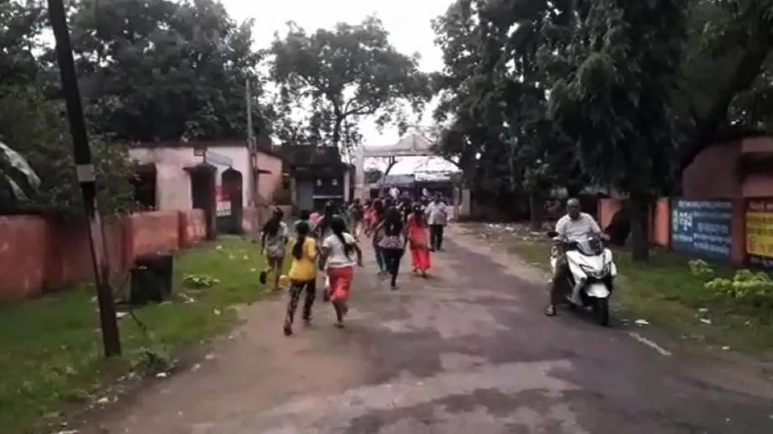 50 Girl Students Leave Hostel To Vent Grievances Before Bolangir Collector