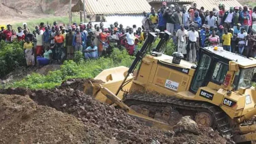 Over 60 feared dead in Zimbabwe gold mine flooding