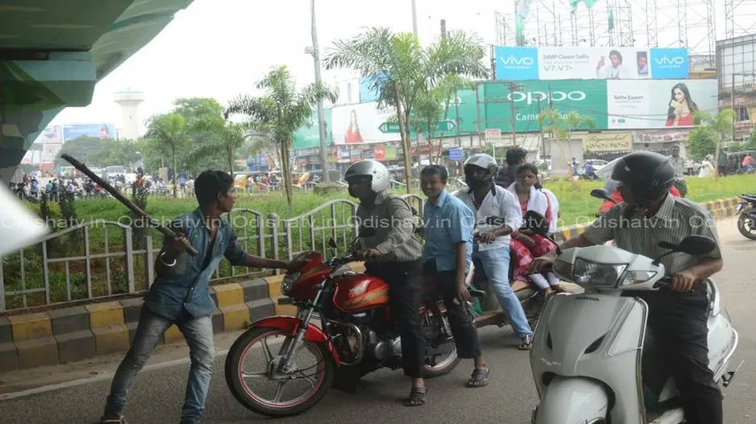 Nine more arrested in hartal violence