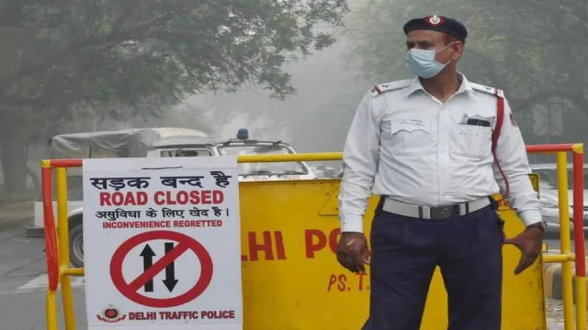 500 Noida policemen get air purifying masks