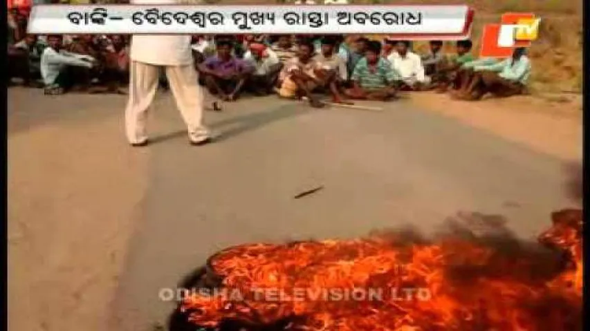 Man dies in accident, locals stage road blockade