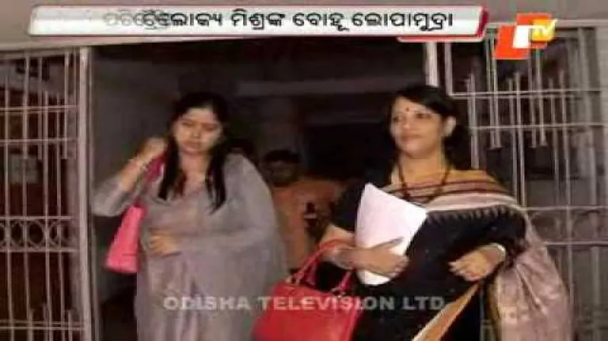 Lopamudra demands Rs 5 cr compensation, son’s custody