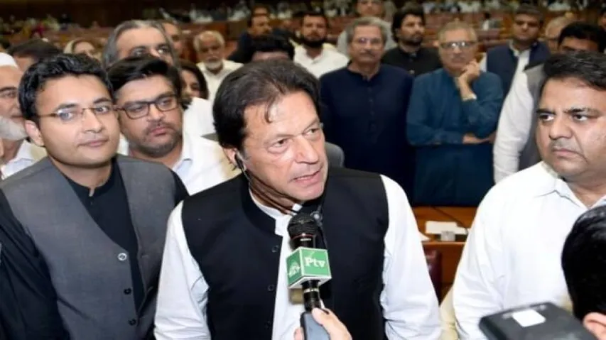 Imran Khan announces 21-member Cabinet; Qureshi gets foreign ministry, Umer finance