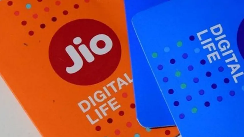 Jio to give 'instant cashback' on recharges before Jan 15