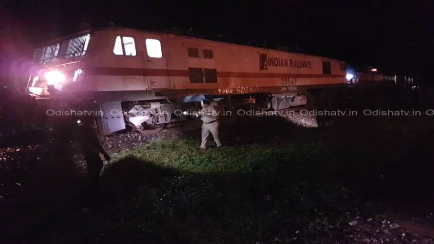 Tatanagar-Barbil passenger train derails in Keonjhar