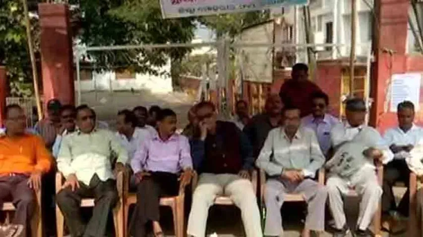 Demand for HC bench: Lawyers observe closure of govt offices in Bolangir