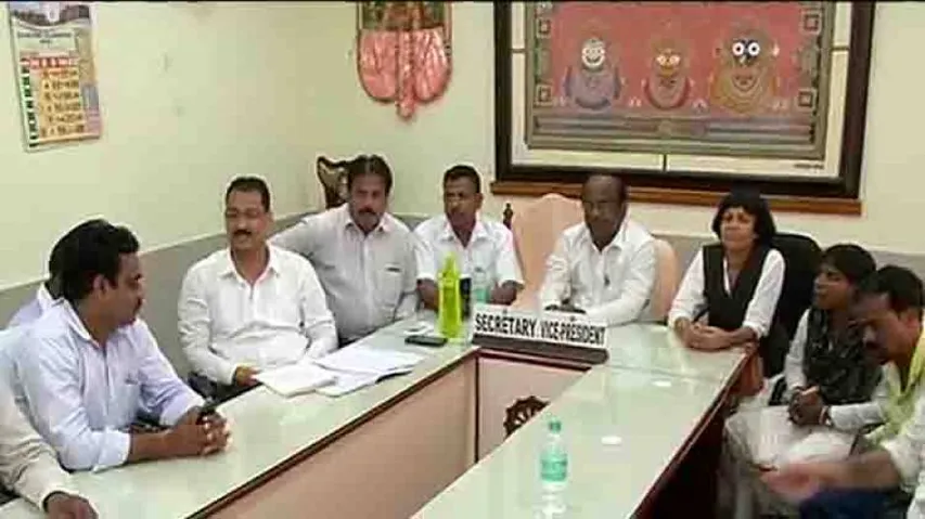 Orissa HC lawyers defy SC order; decide to continue cease-work stir