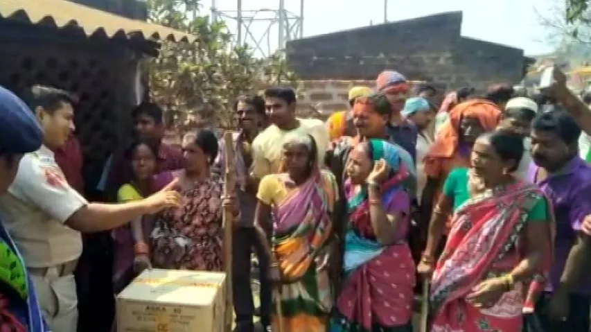 Women ransack liquor shop in Jatni