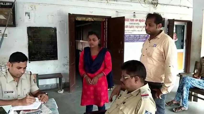 Woman looted of Rs 1.89 lakh at gun point in Khurda