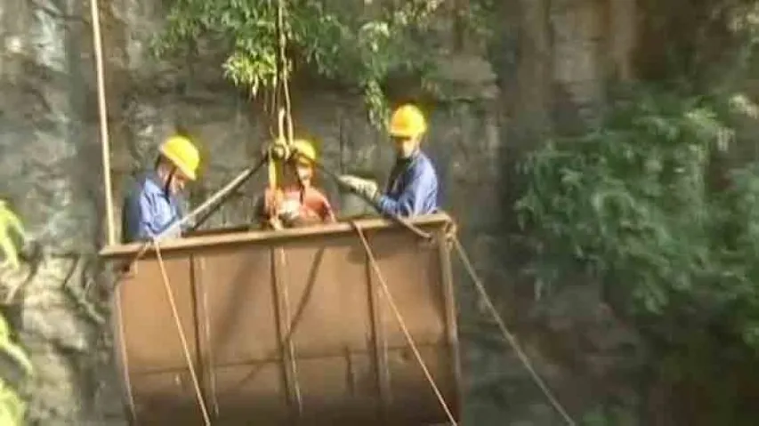 Navy detects another body in rat-hole coal mine