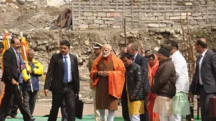 Modi offers prayers at Kedarnath