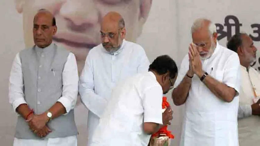 Modi, Shah hand over urns of Vajpayee's ashes to BJP state chiefs for nationwide processions