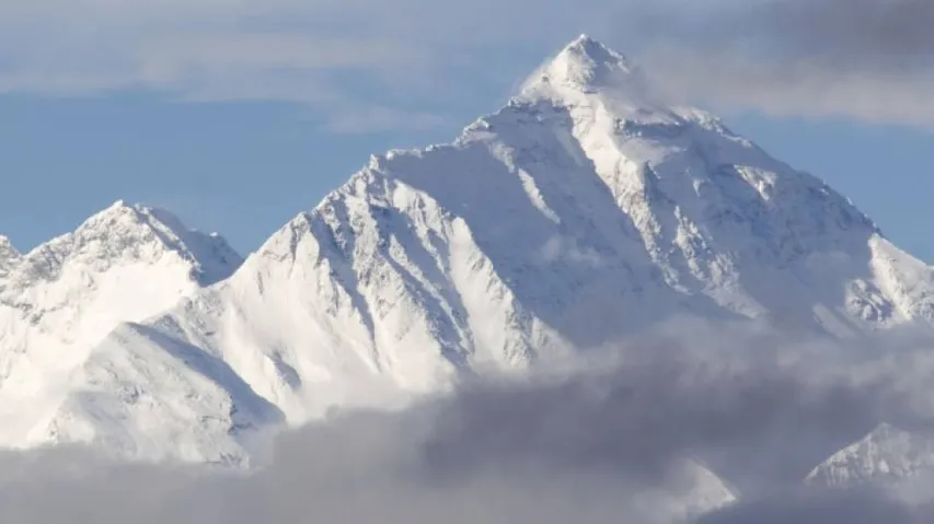 Nepal bans solo climbing on Mount Everest
