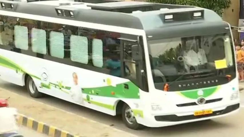 Naveen boards 'magic bus'; chugs down south, UP leaders path