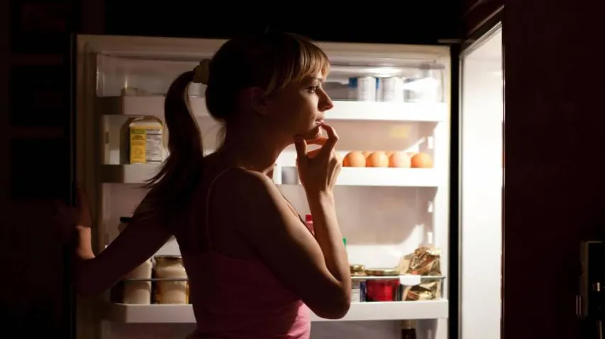 Night time snacking linked with poor sleep, obesity